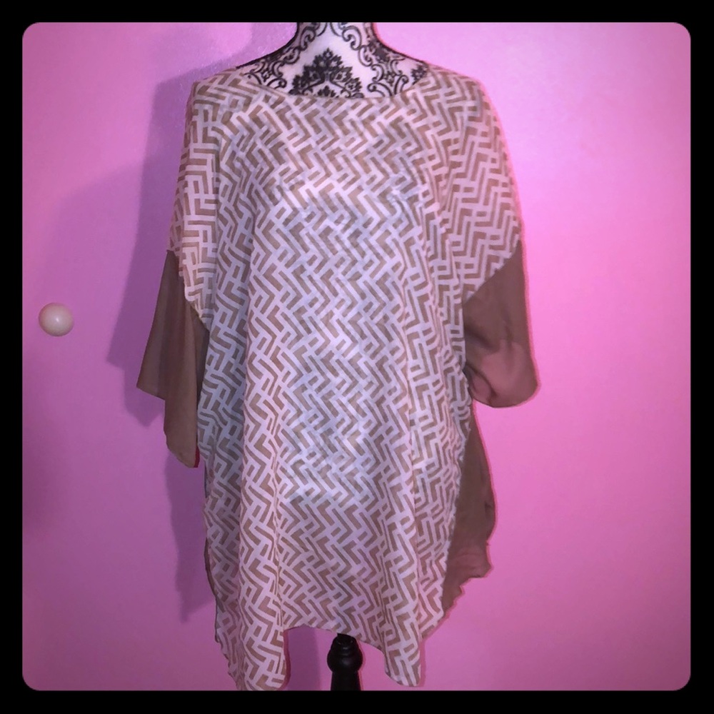 ⭐️ NWOT Geometric Shawl